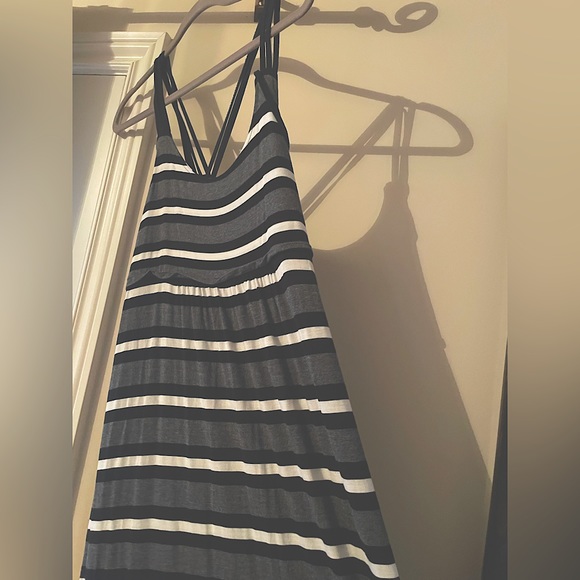 Calvin Klein Maxi Dress. - Picture 6 of 9